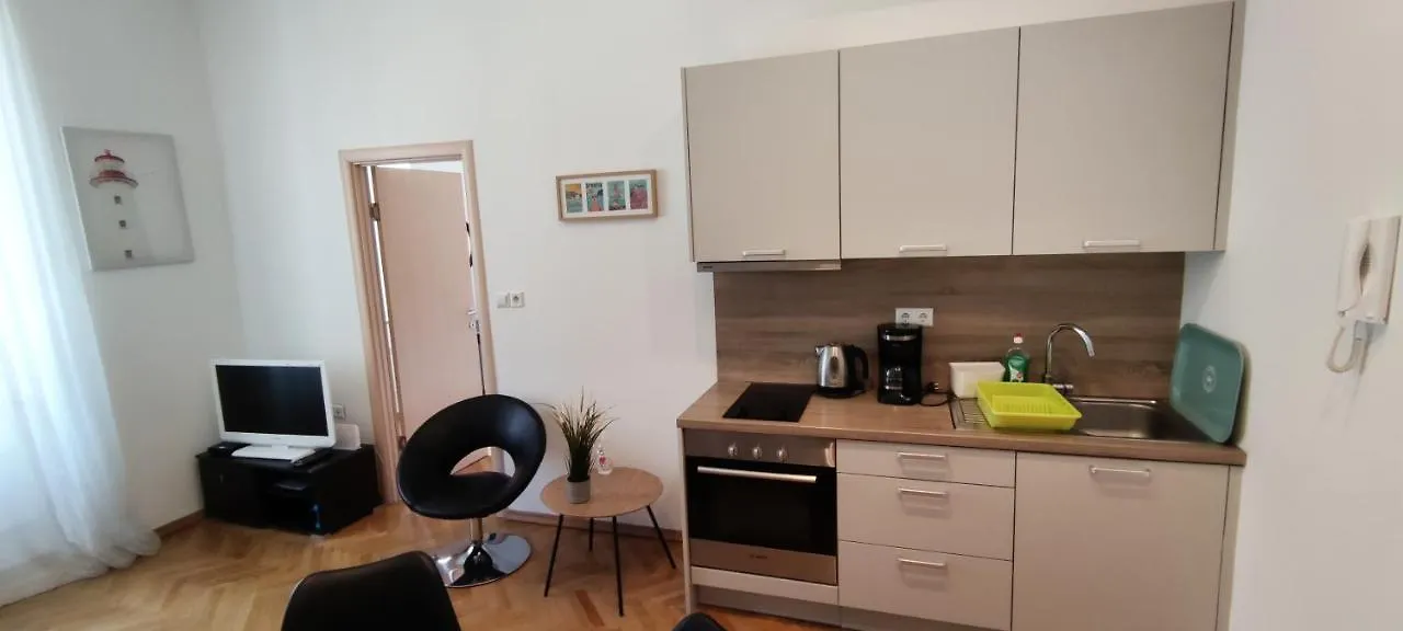 Apartment Milani With Private Garage Opatija