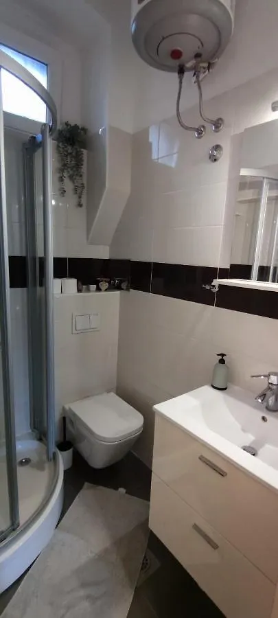 Apartment Milani With Private Garage